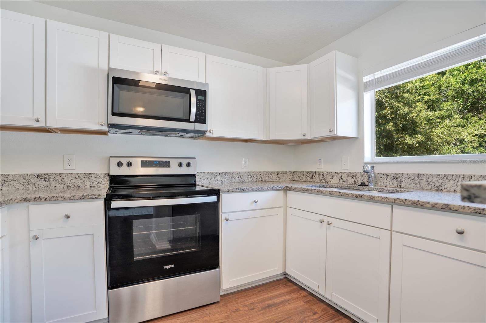 10225 Summerview Cir photo 3