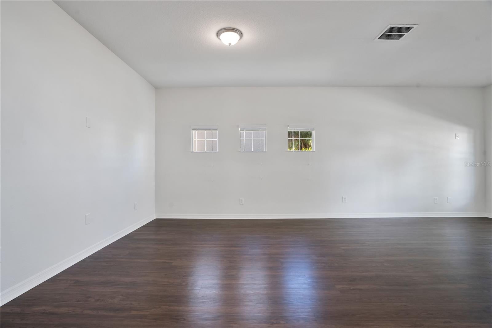 432 York Dale Dr photo 3