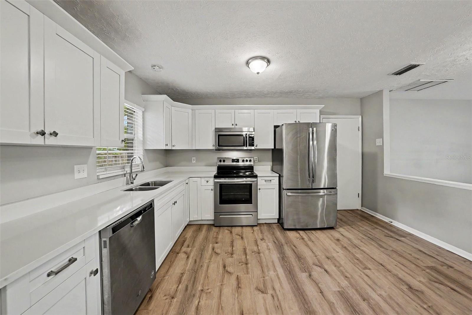 2264 Village CT photo 5