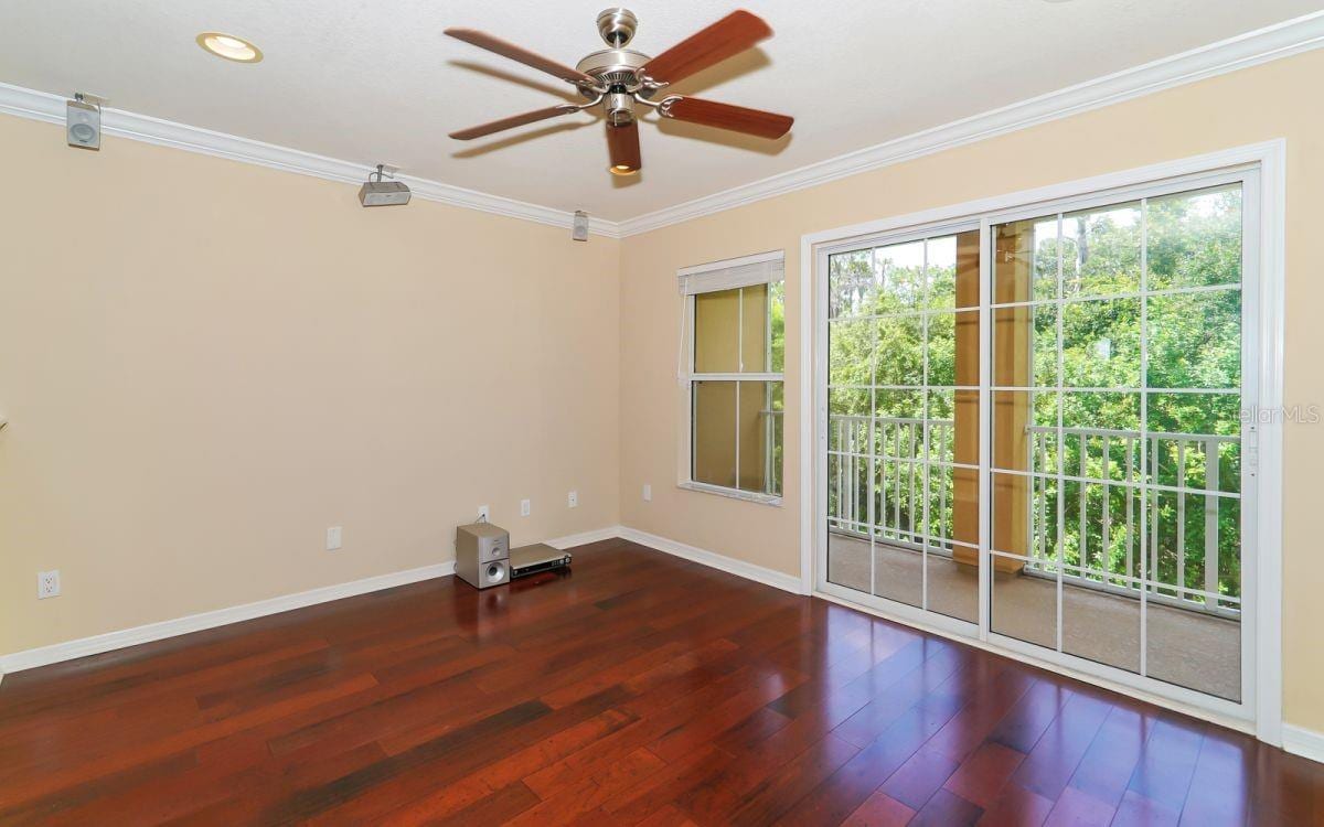 7339 Black Walnut Way photo 2