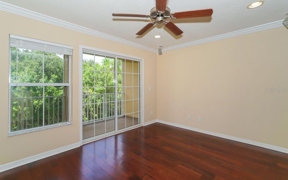 7339 Black Walnut Way photo 3