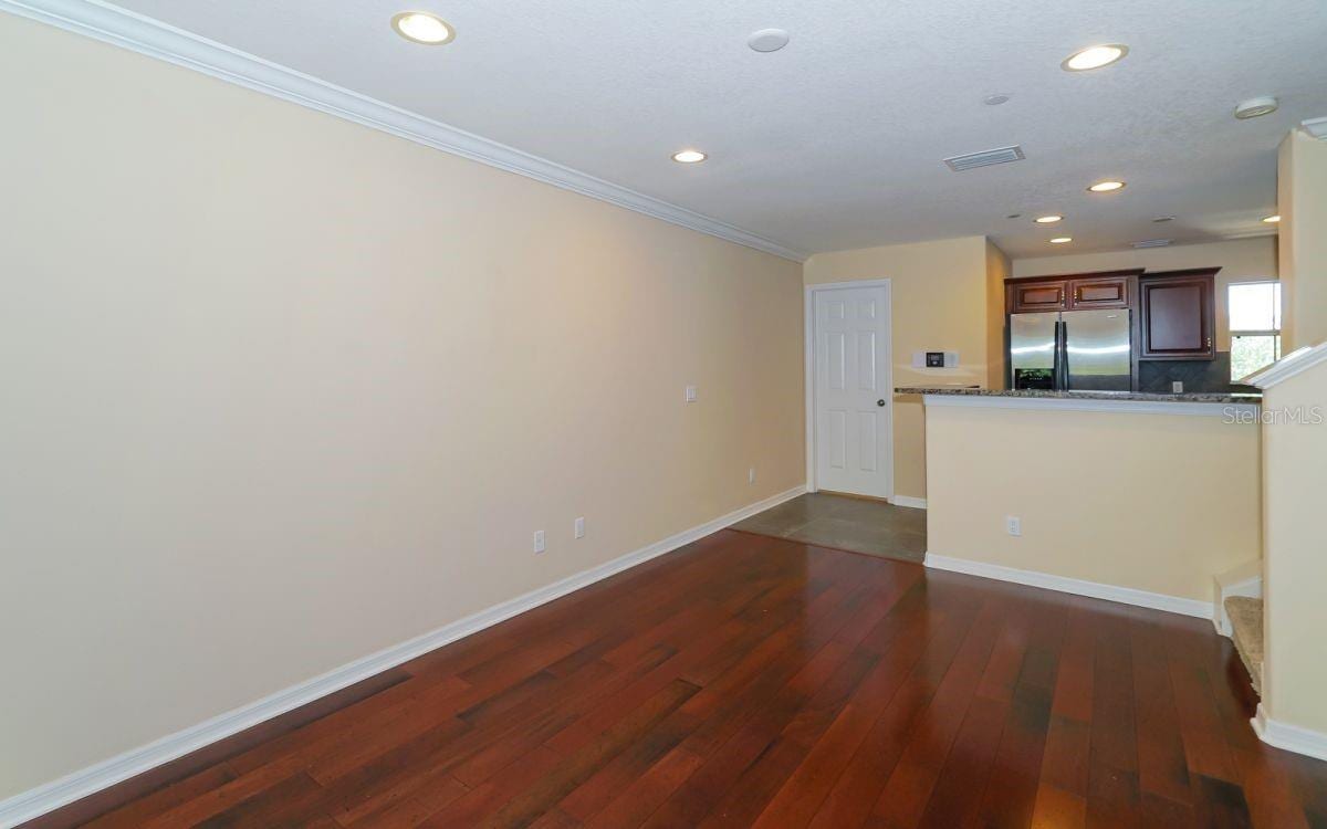 7339 Black Walnut Way photo 5