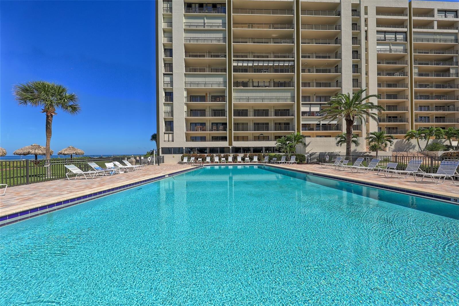 1480 Gulf Blvd #512 photo 2