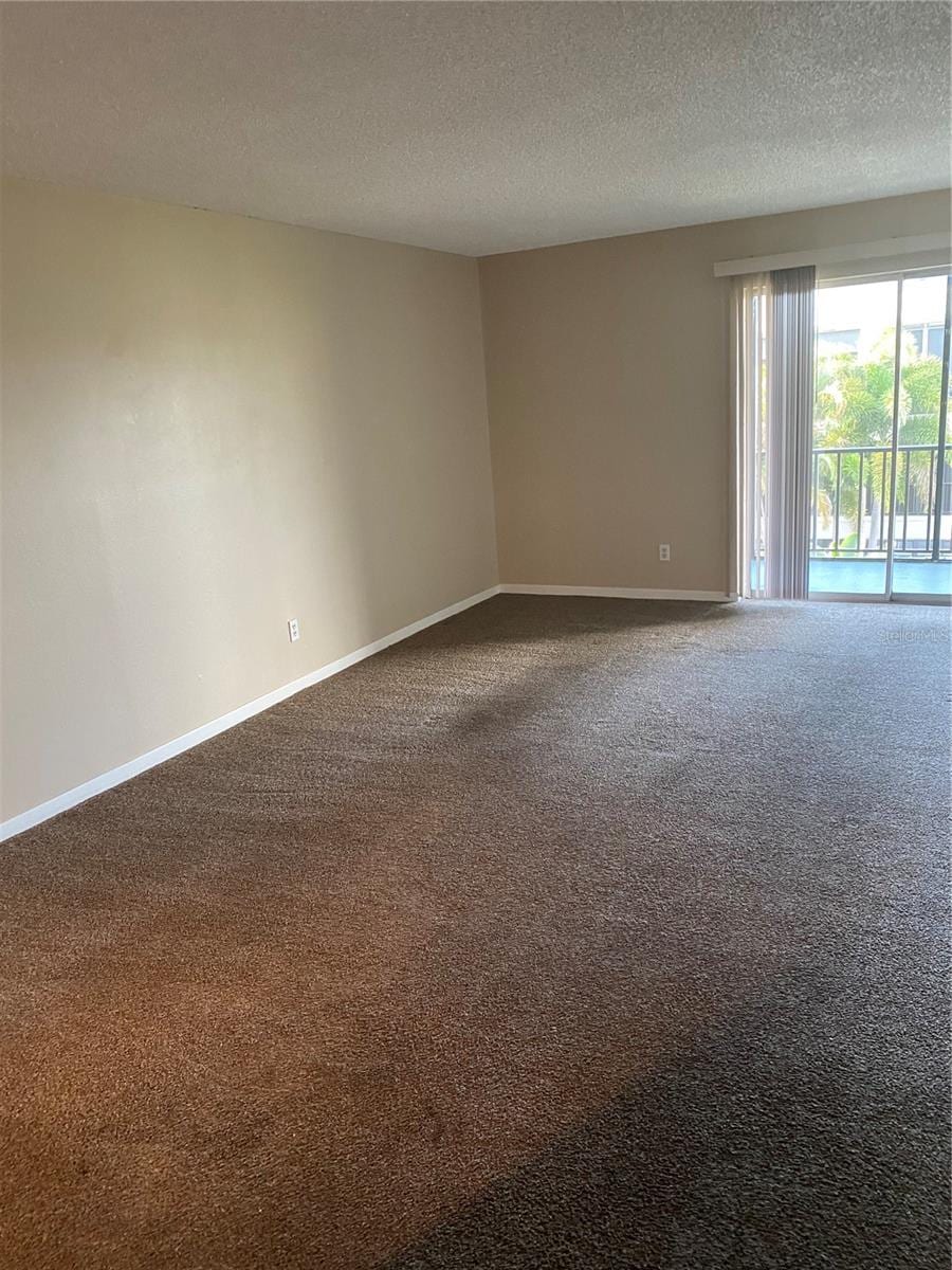 215 Valencia Blvd #303 photo 4