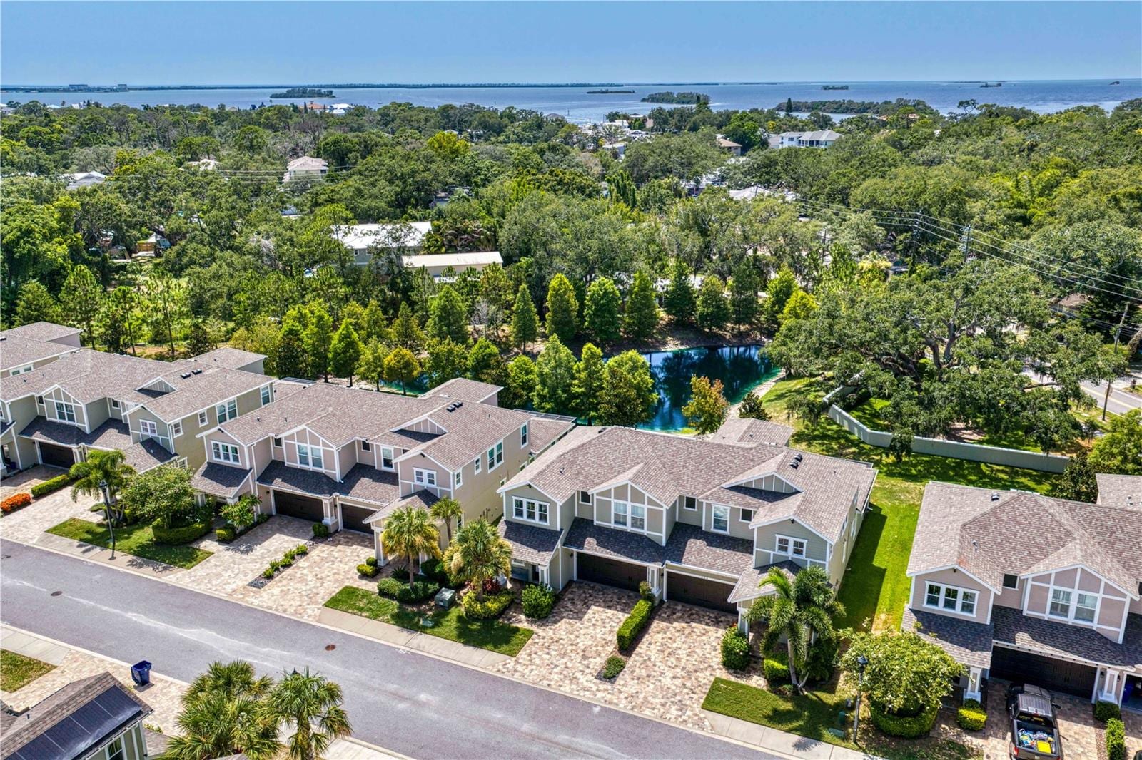 602 Ozona Village Dr photo 3