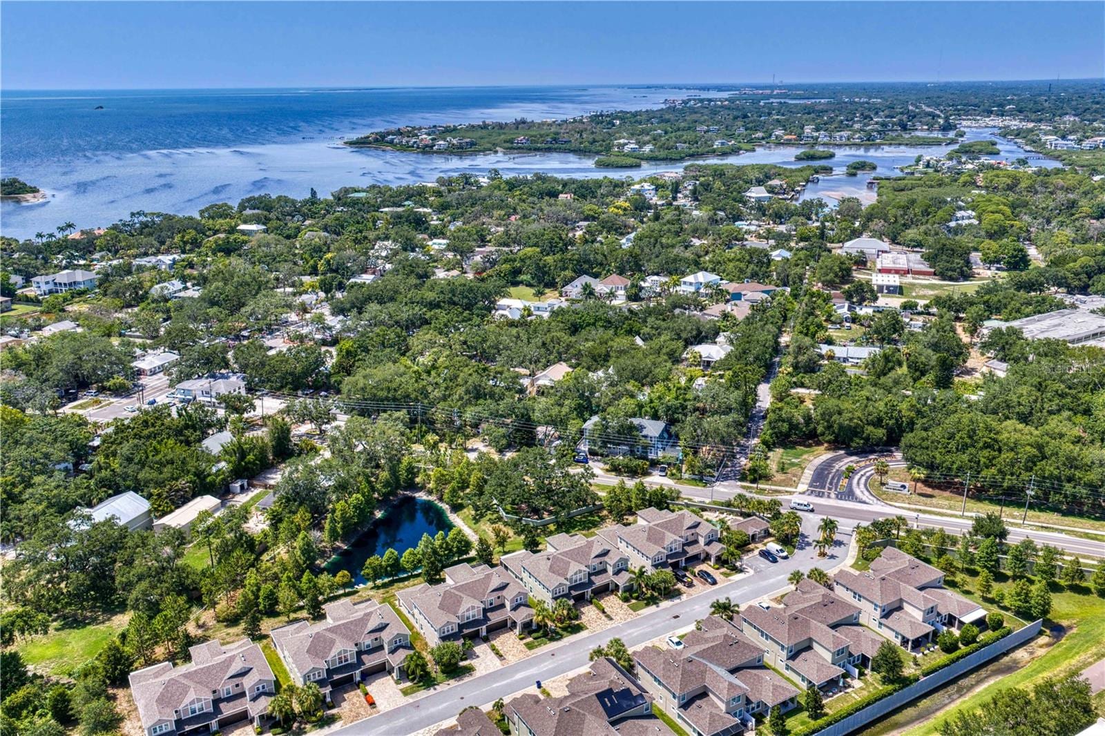 602 Ozona Village Dr photo 4
