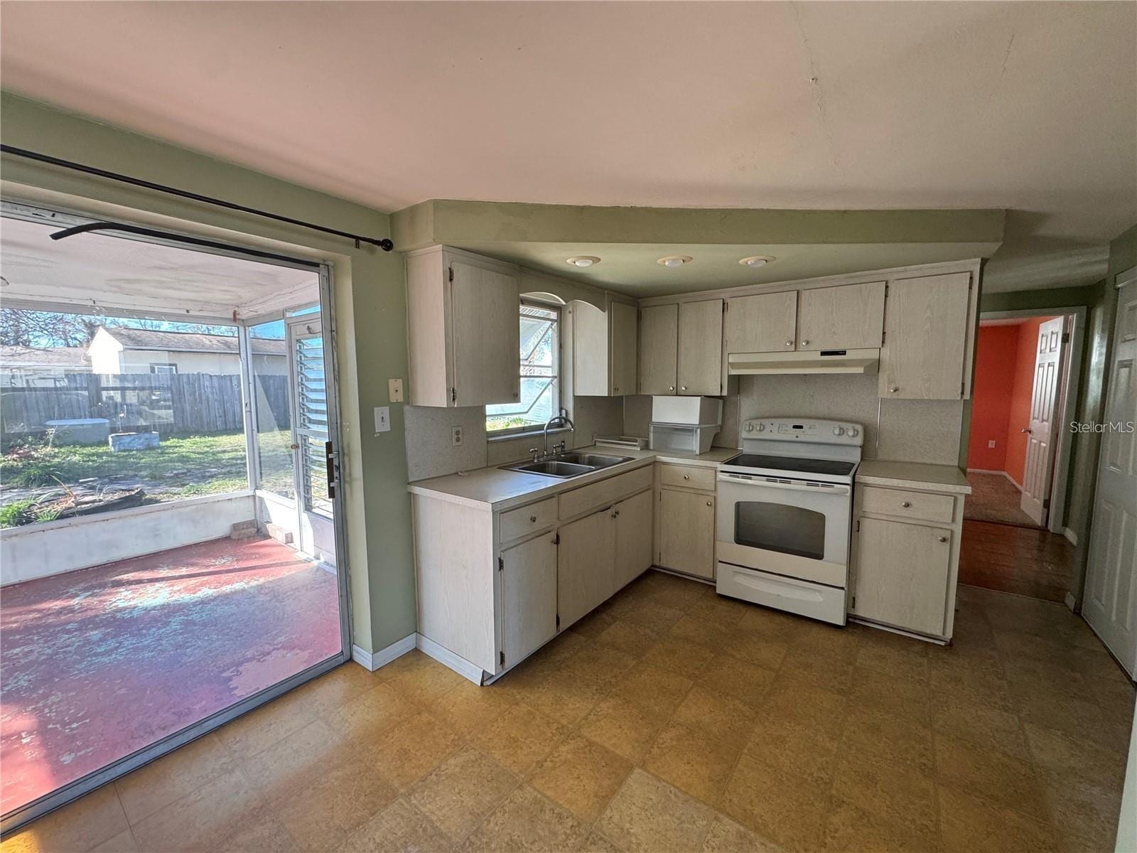 1321 Honor Dr photo 4