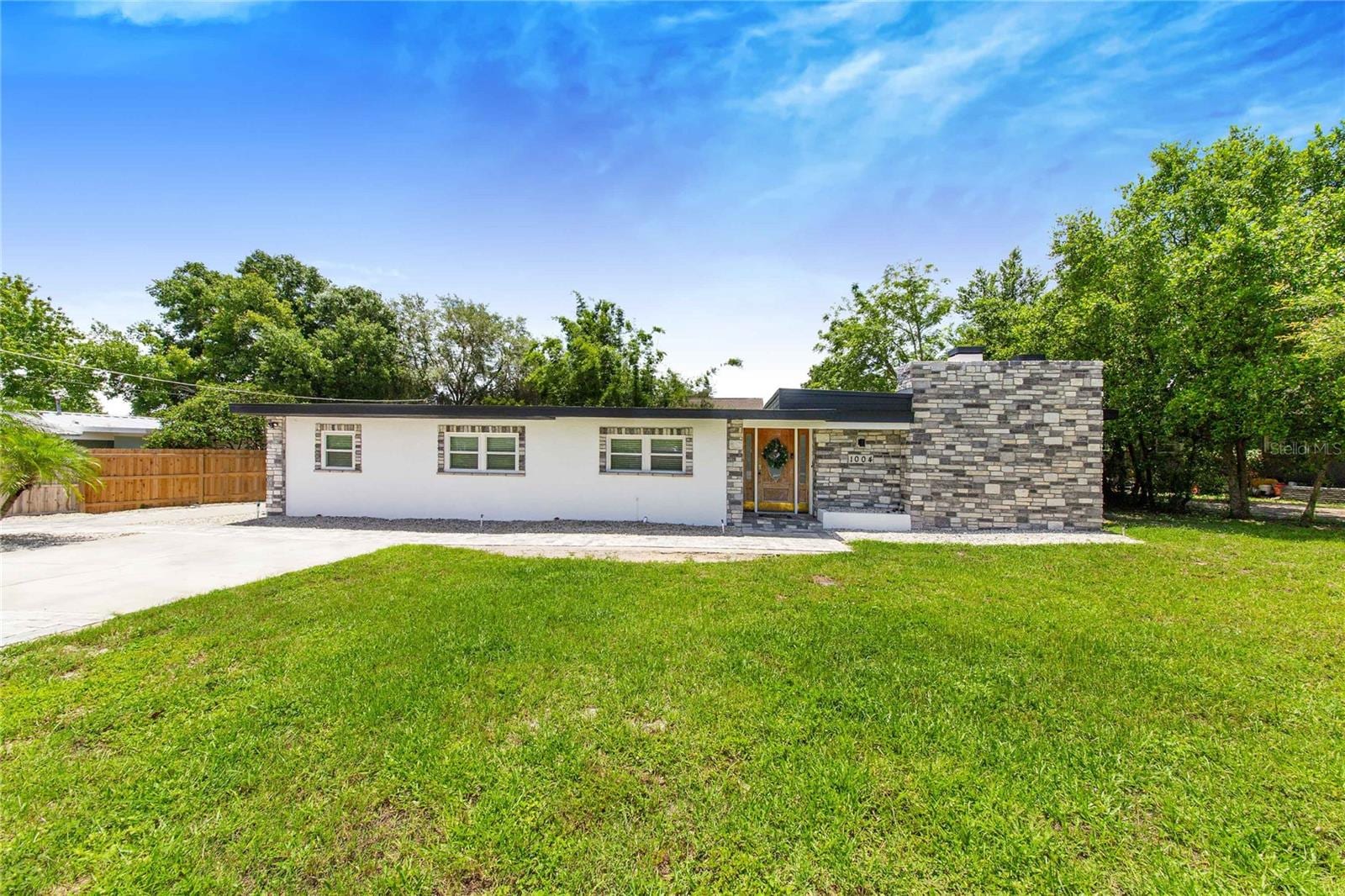 1004 Avenue G NE photo 2