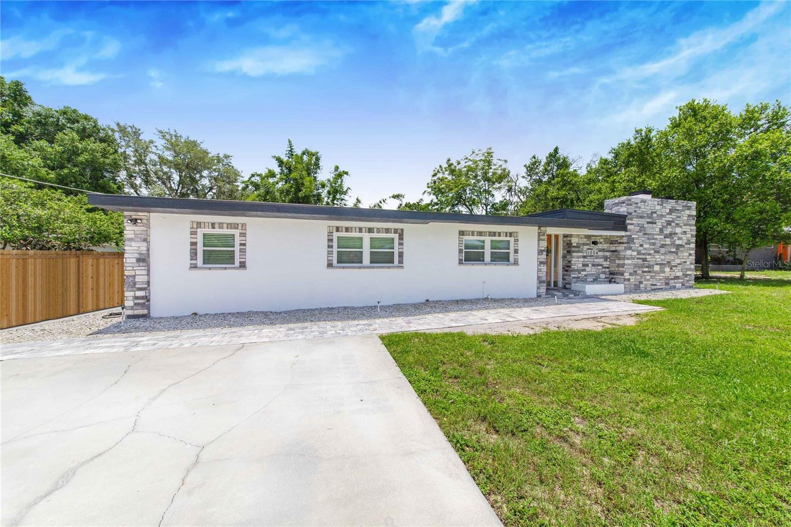 1004 Avenue G NE photo 4