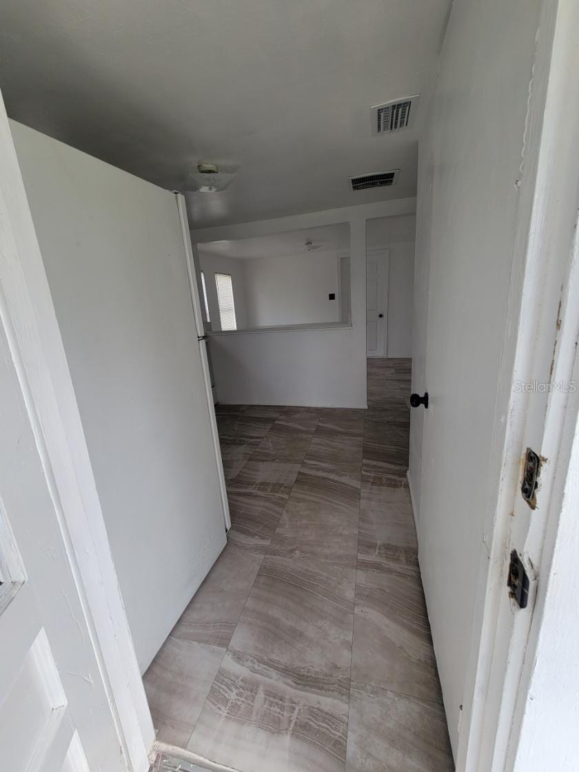 1058 N Davis Ave photo 4