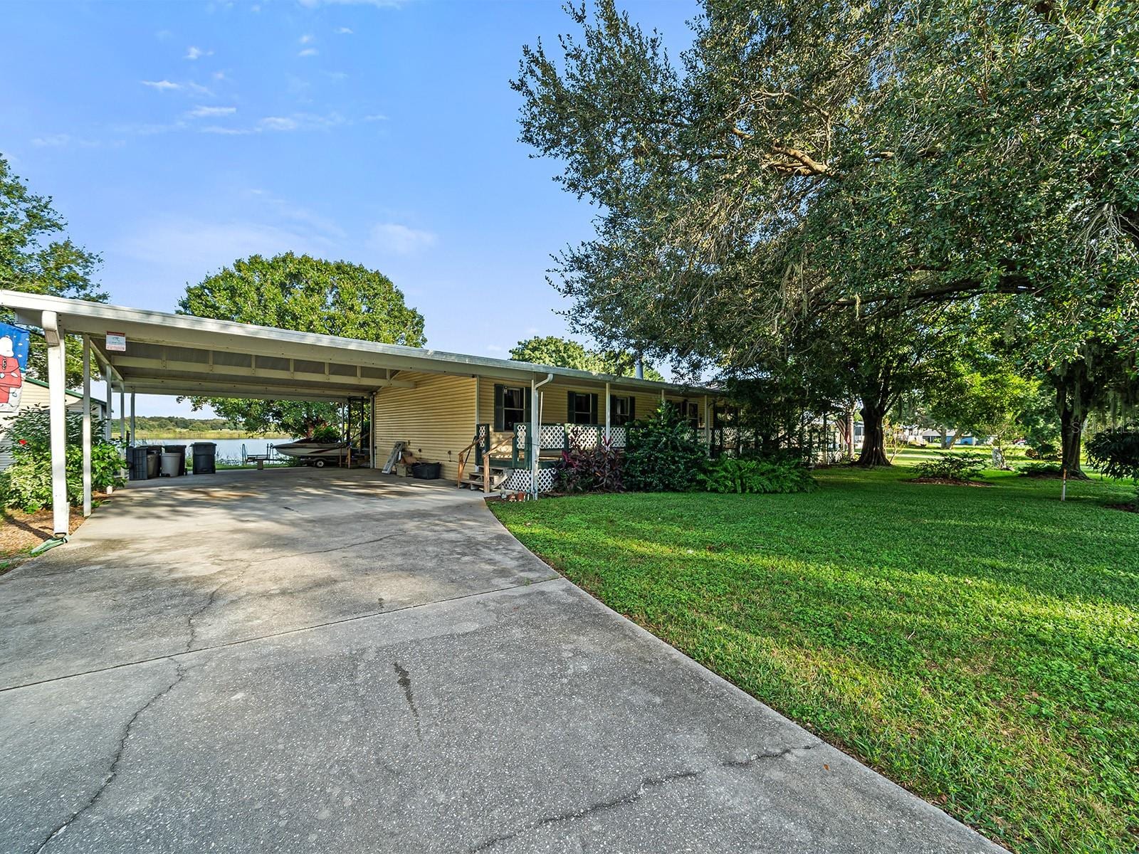 126 Bermuda CT photo 3