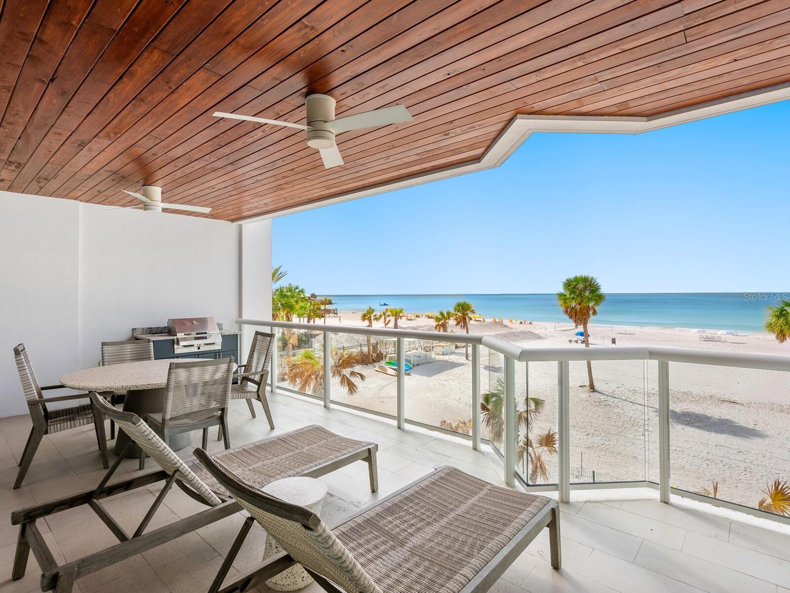 1035 Seaside Dr #305 photo 2
