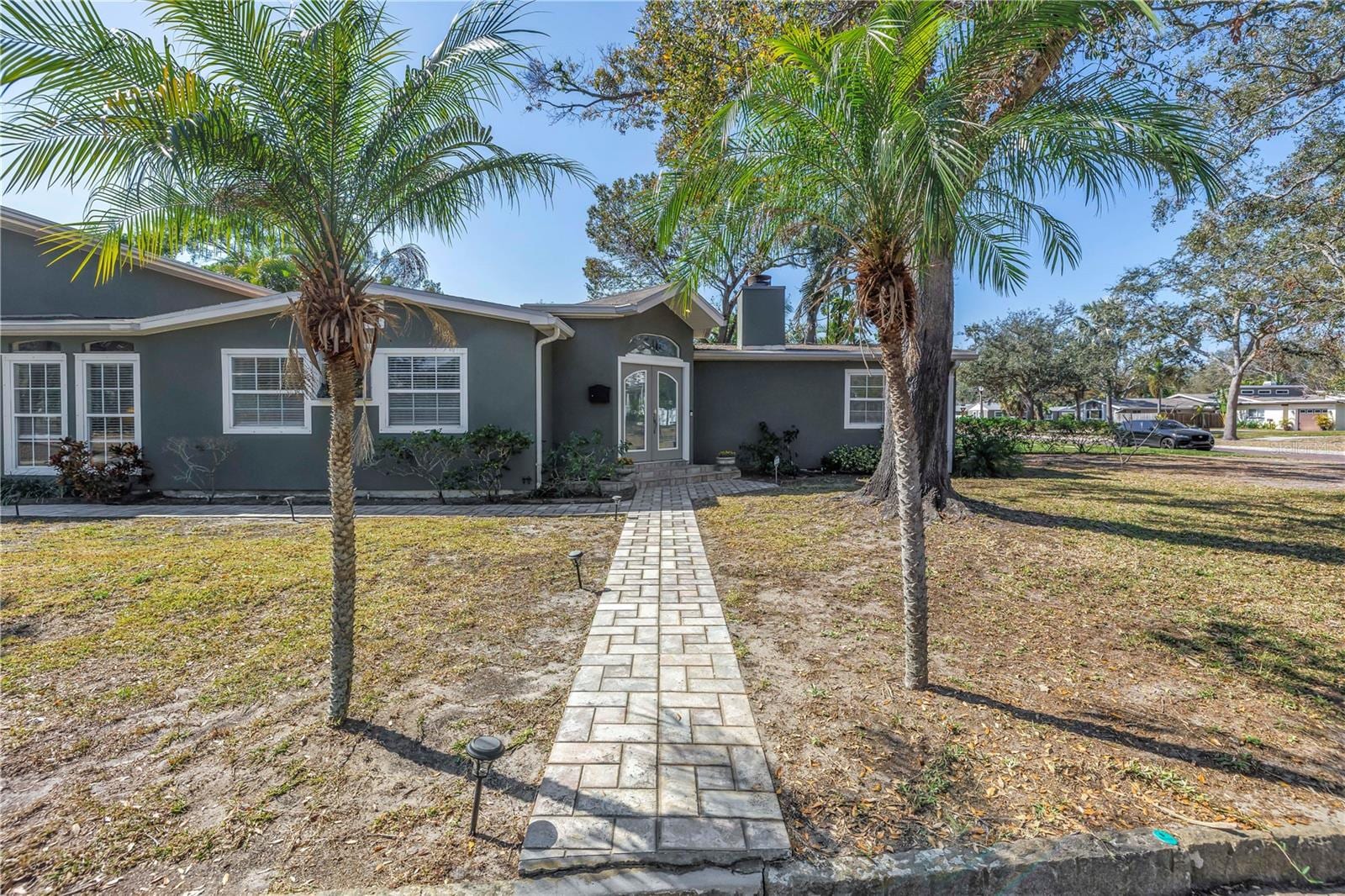 540 Villagrande Ave S photo 4