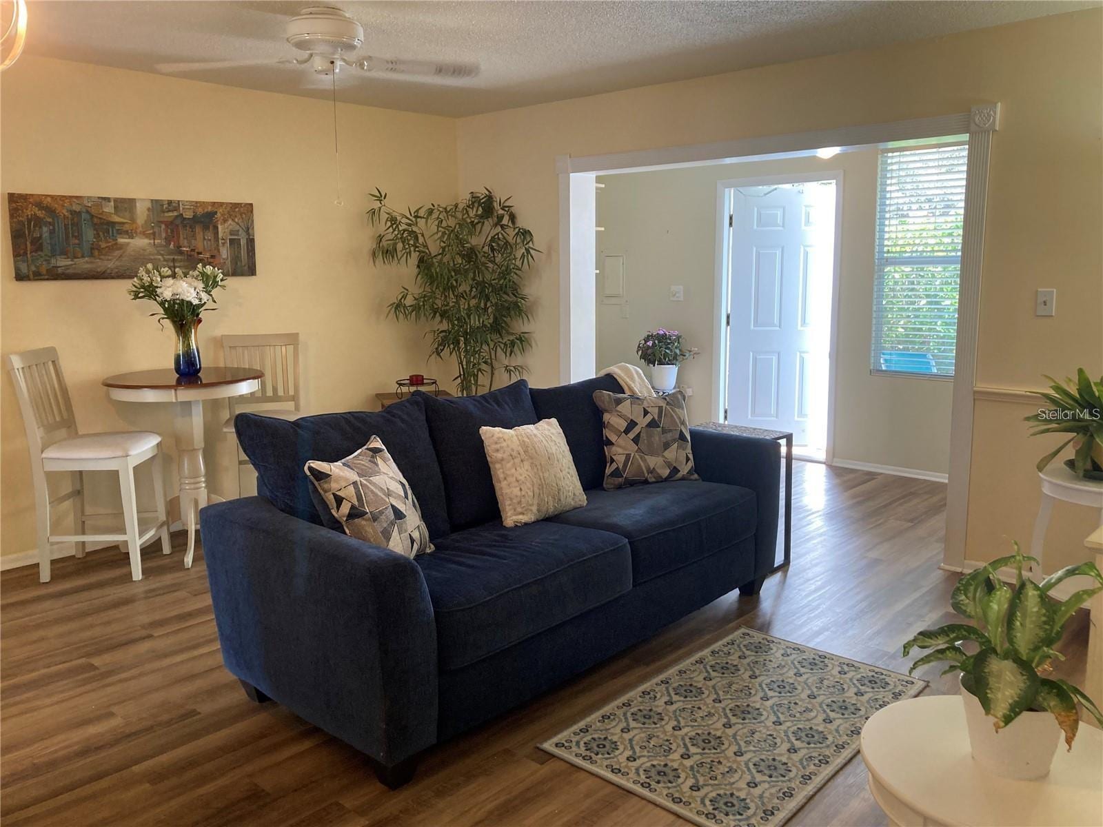 6032 Arlene Way photo 4