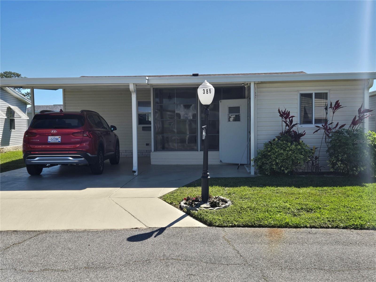 386 Townbridge Dr photo 3