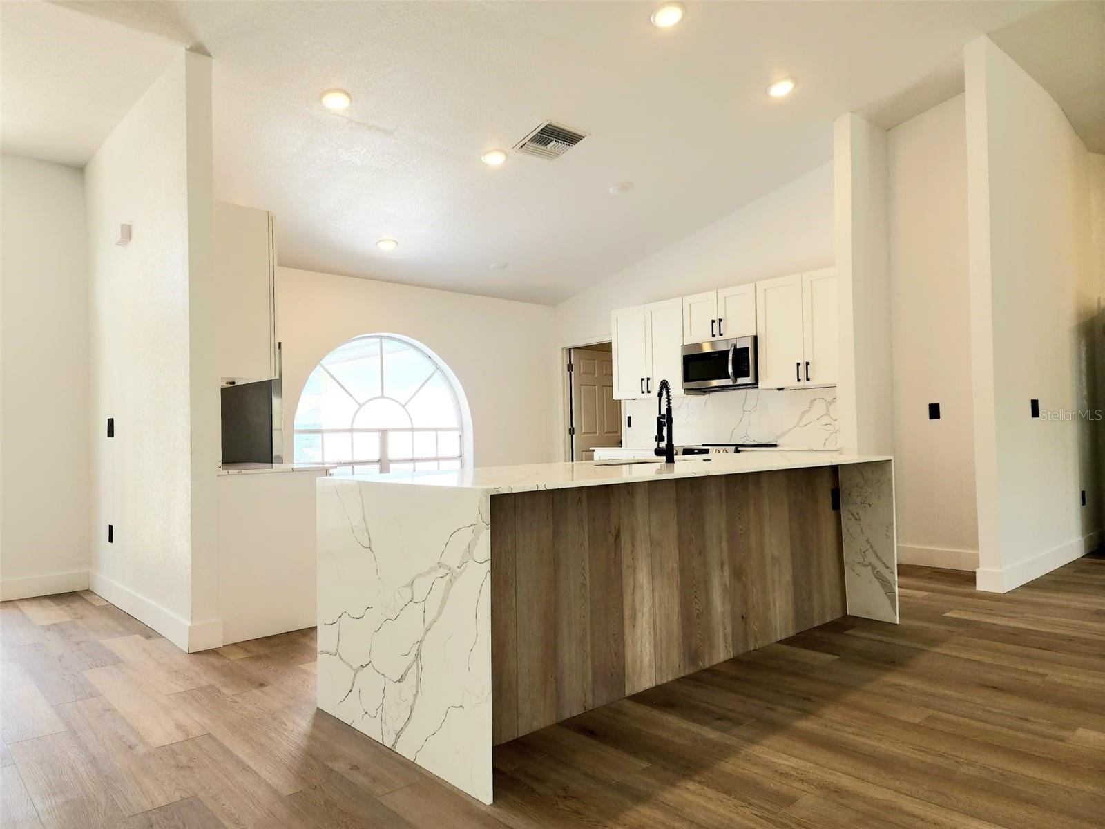 1032 Concert Ave photo 5