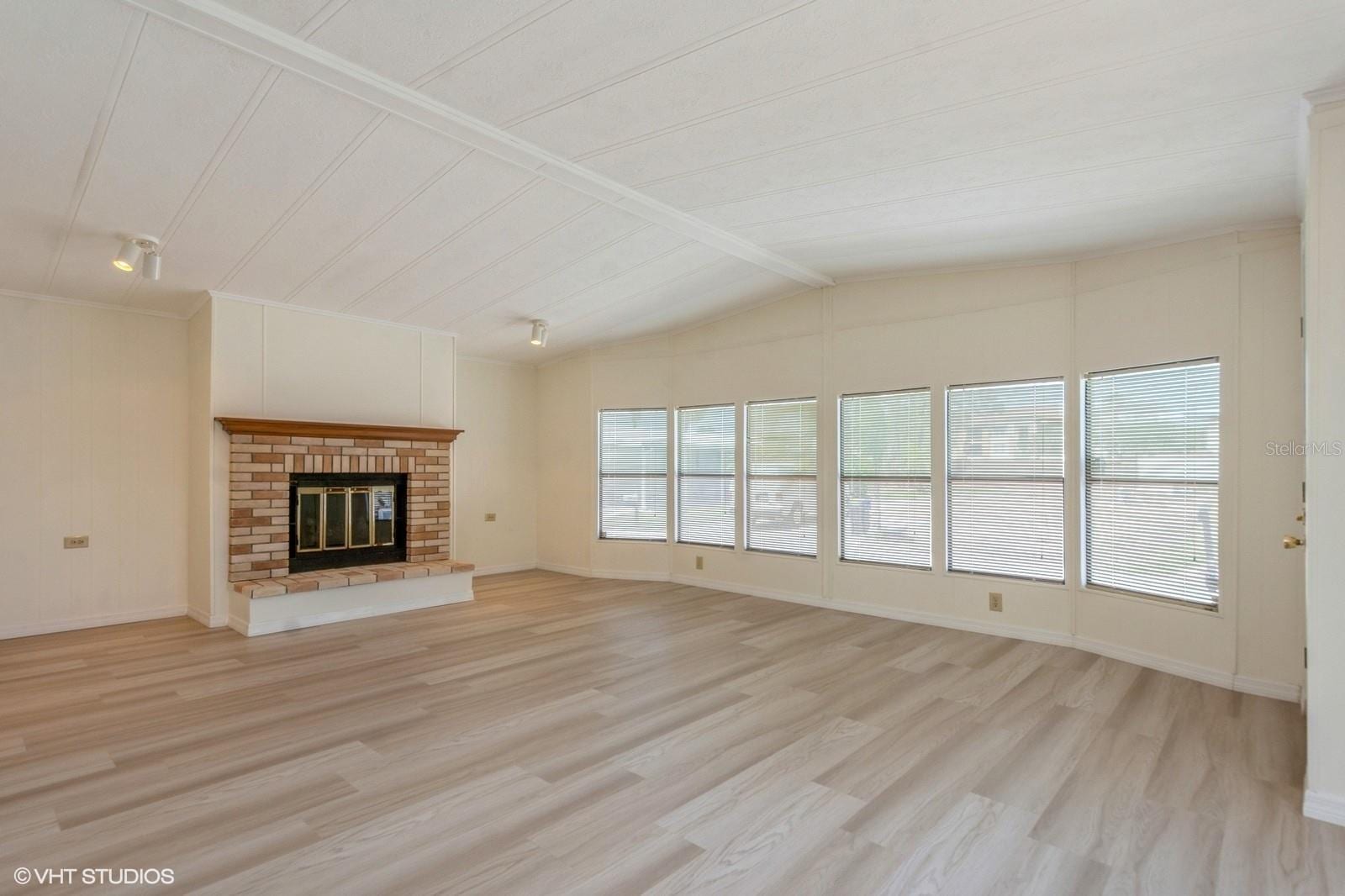 238 Pelican Dr N photo 2