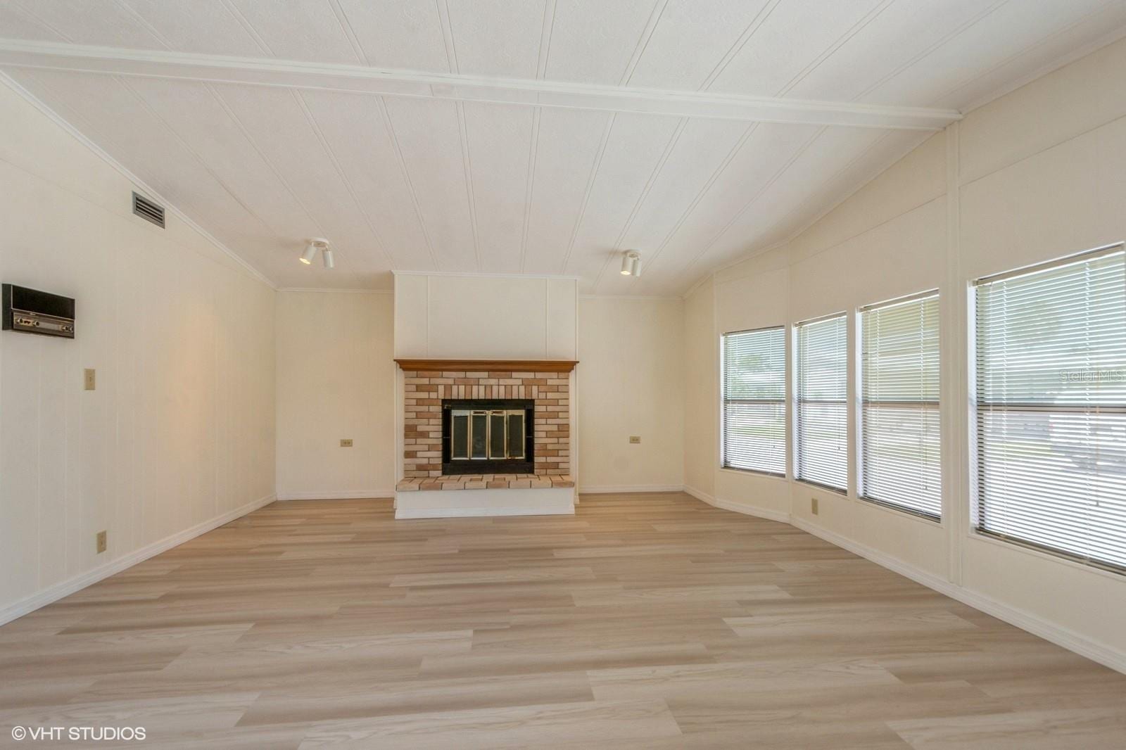 238 Pelican Dr N photo 4
