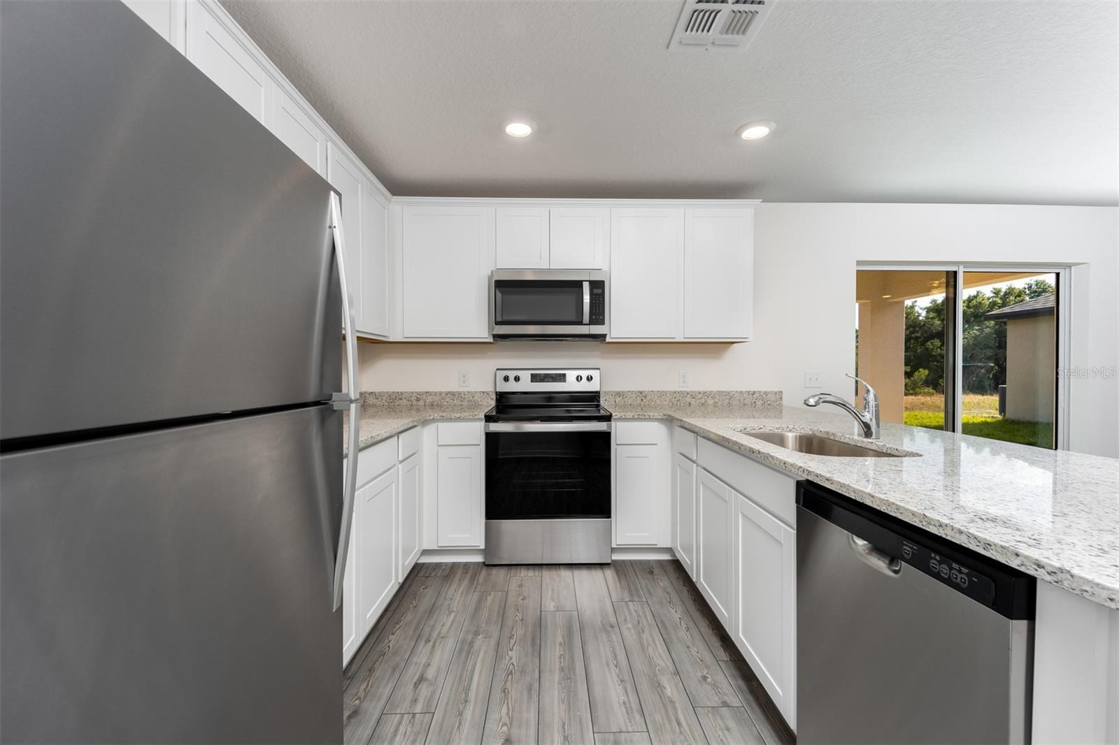 3208 Seville St photo 3