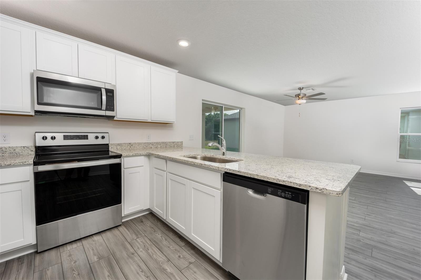 3208 Seville St photo 4