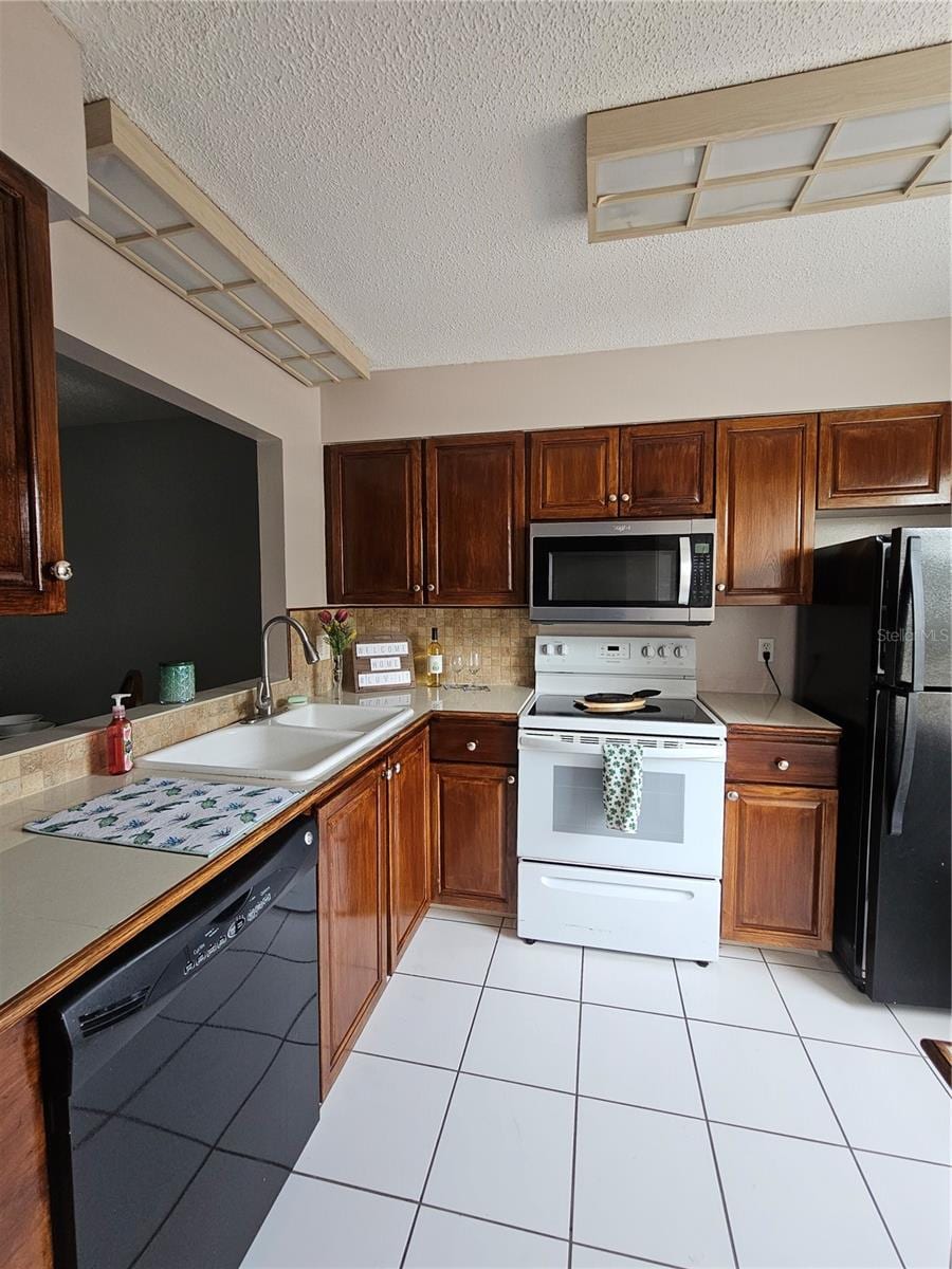 13813 Mission Oaks Blvd photo 3