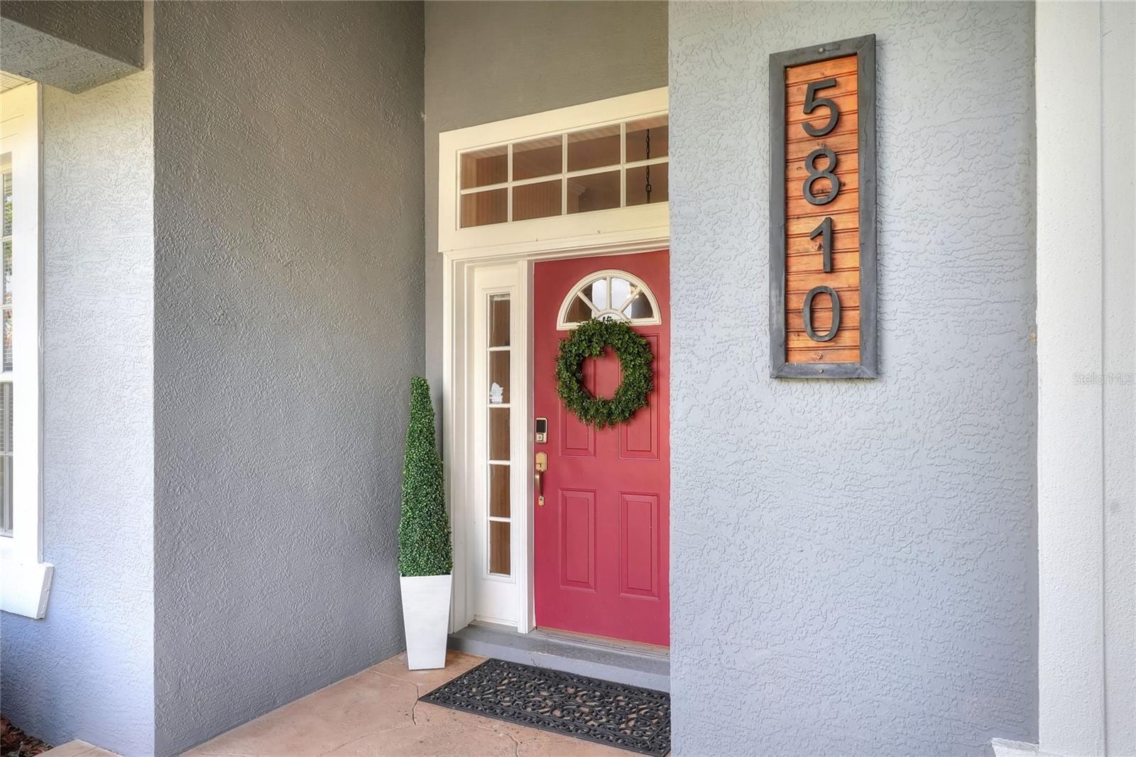 5810 Lake Victoria Dr photo 3