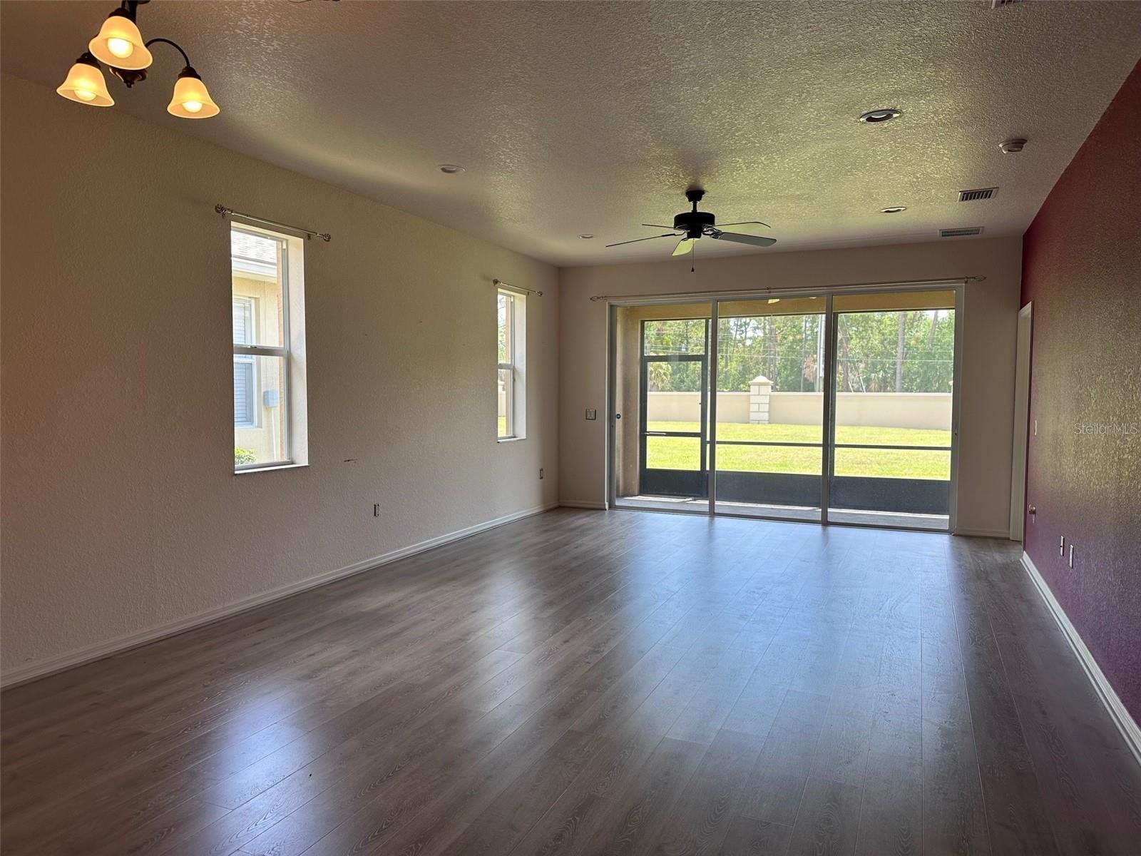 1224 Vienna Square Dr photo 2
