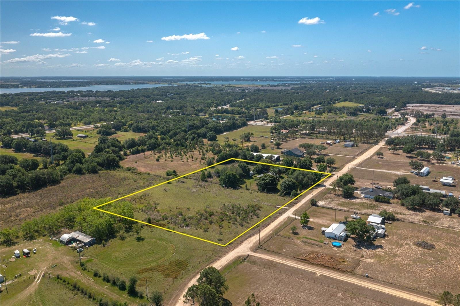 256 Sunridge Dr photo 2
