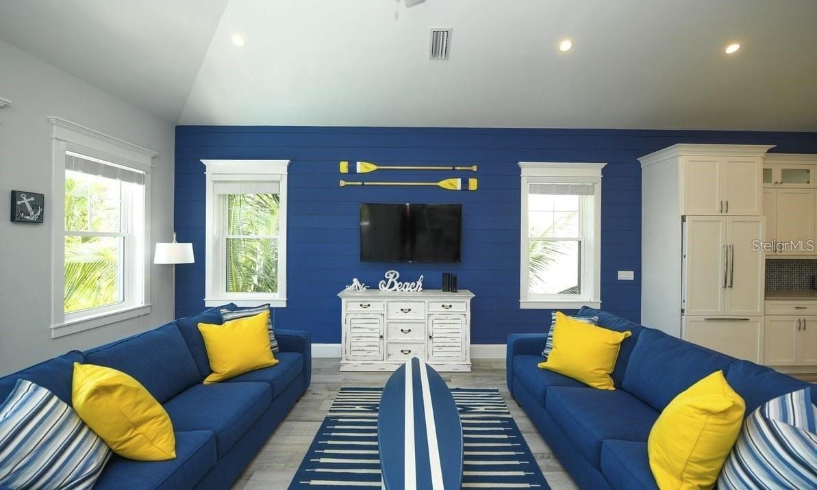 212 Spring Ave photo 5