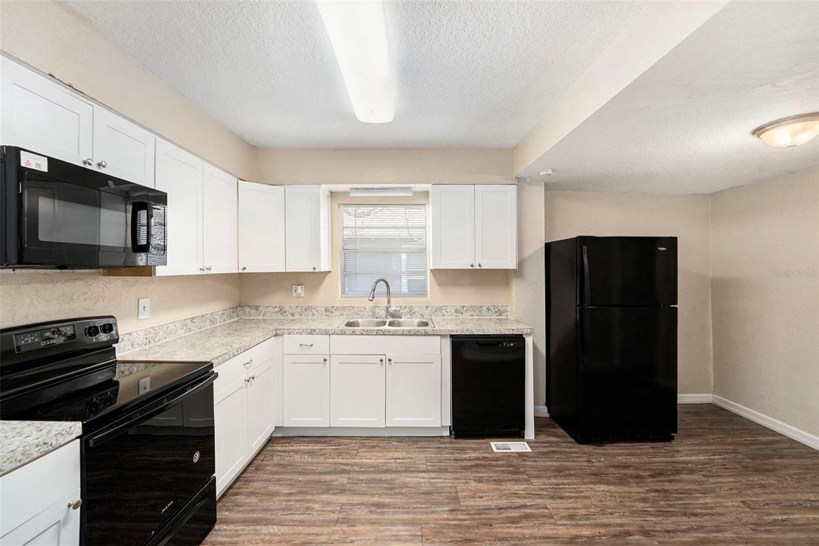 626 Belleview Blvd photo 4