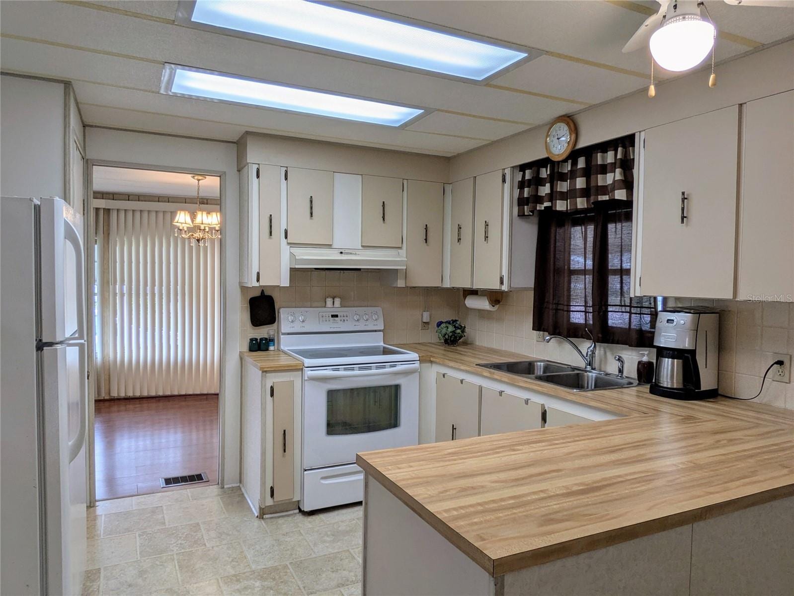 1007 Forest Lake Dr photo 3