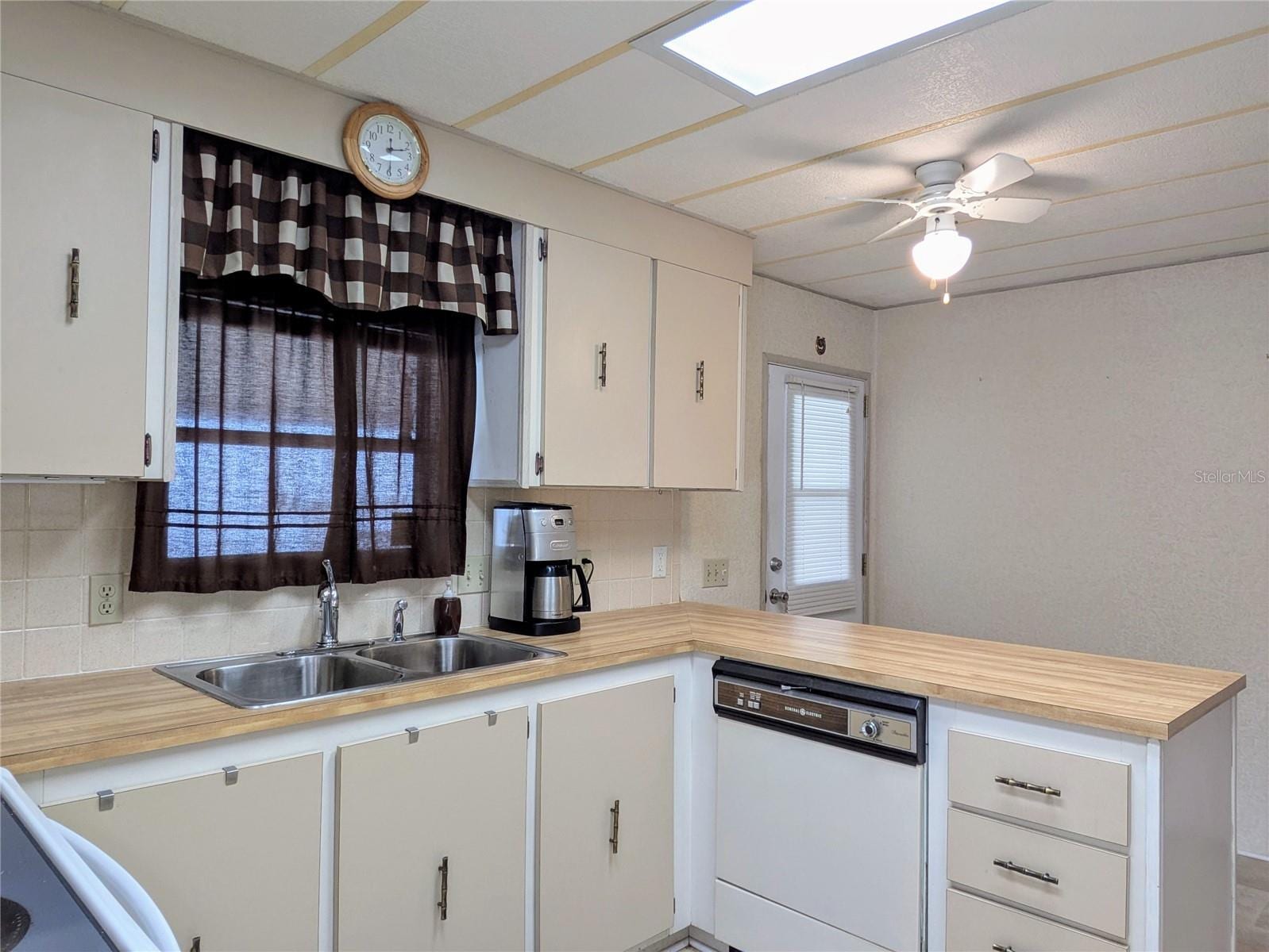 1007 Forest Lake Dr photo 4