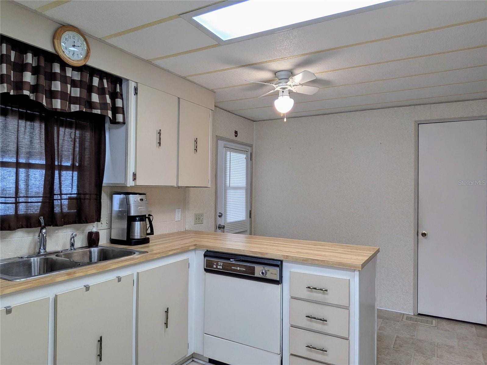 1007 Forest Lake Dr photo 5