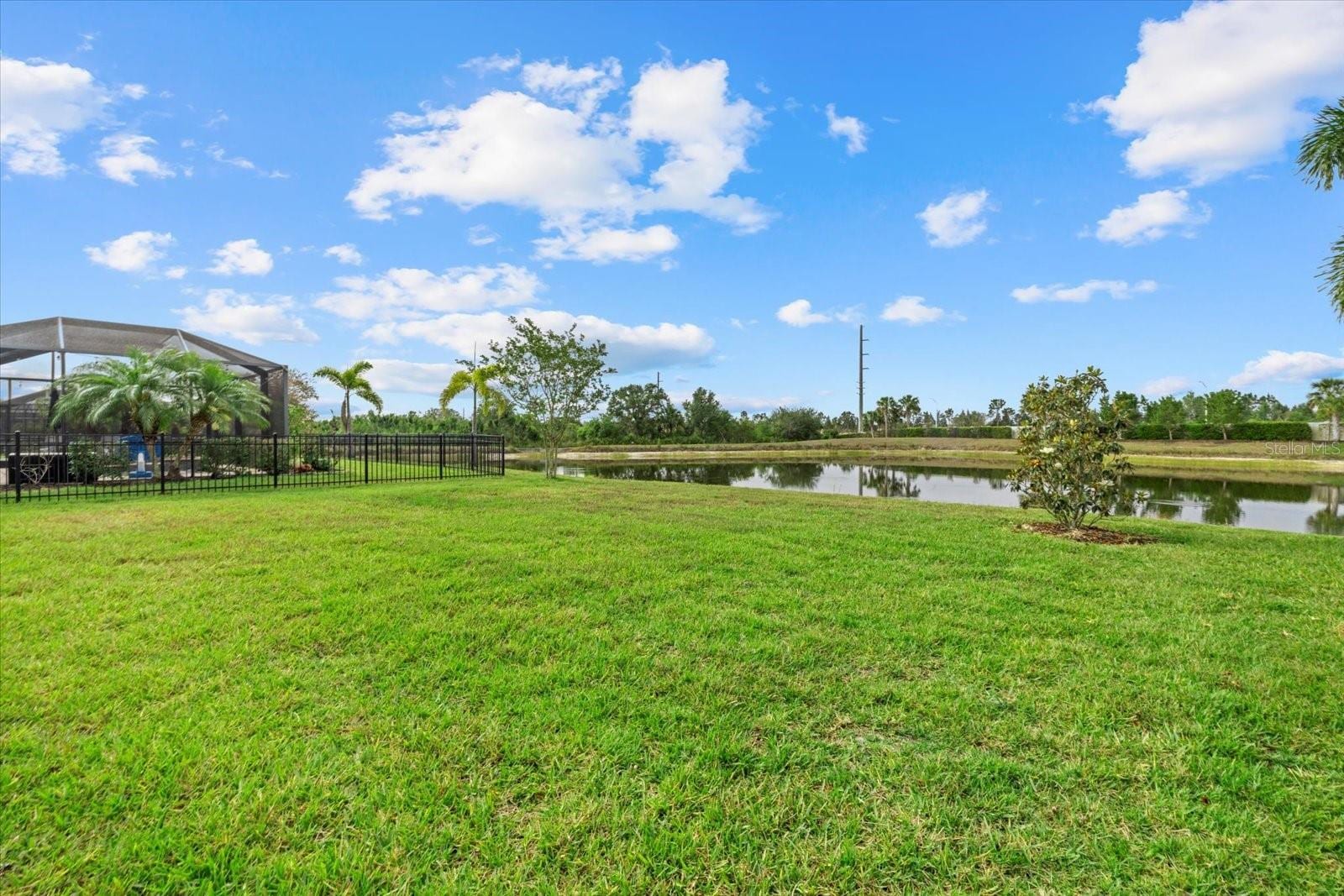 17018 Blue Ridge Pl photo 3