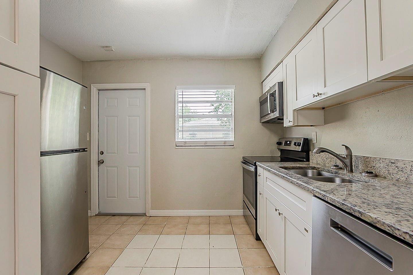 4226 E Emma St photo 3