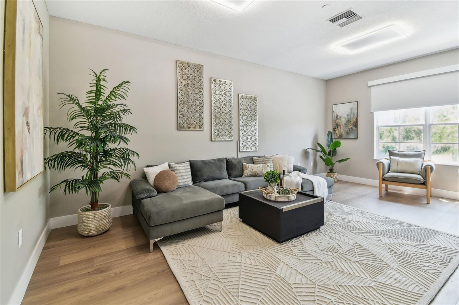 2547 Lexington Oak Dr photo 3
