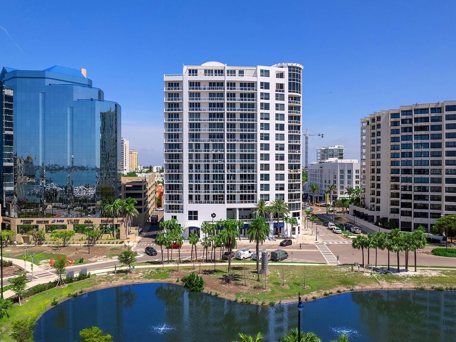 1233 N Gulfstream Ave #401 photo 2