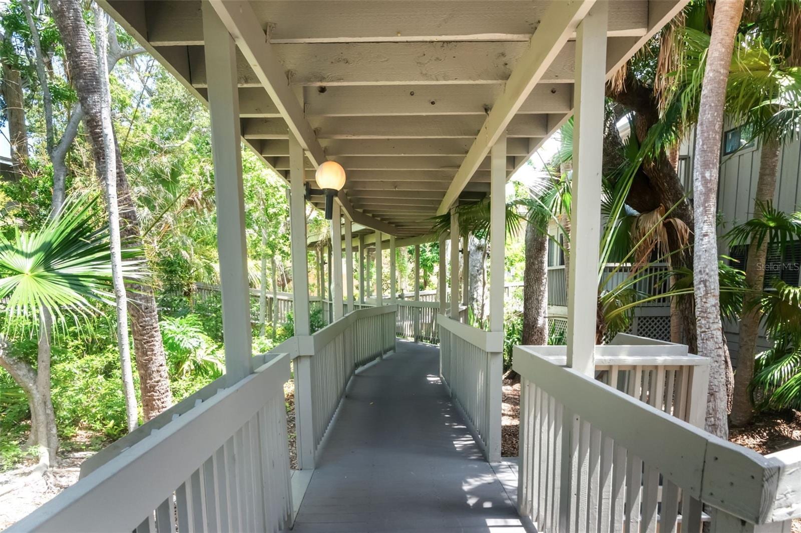1347 Landings Dr #6 photo 3