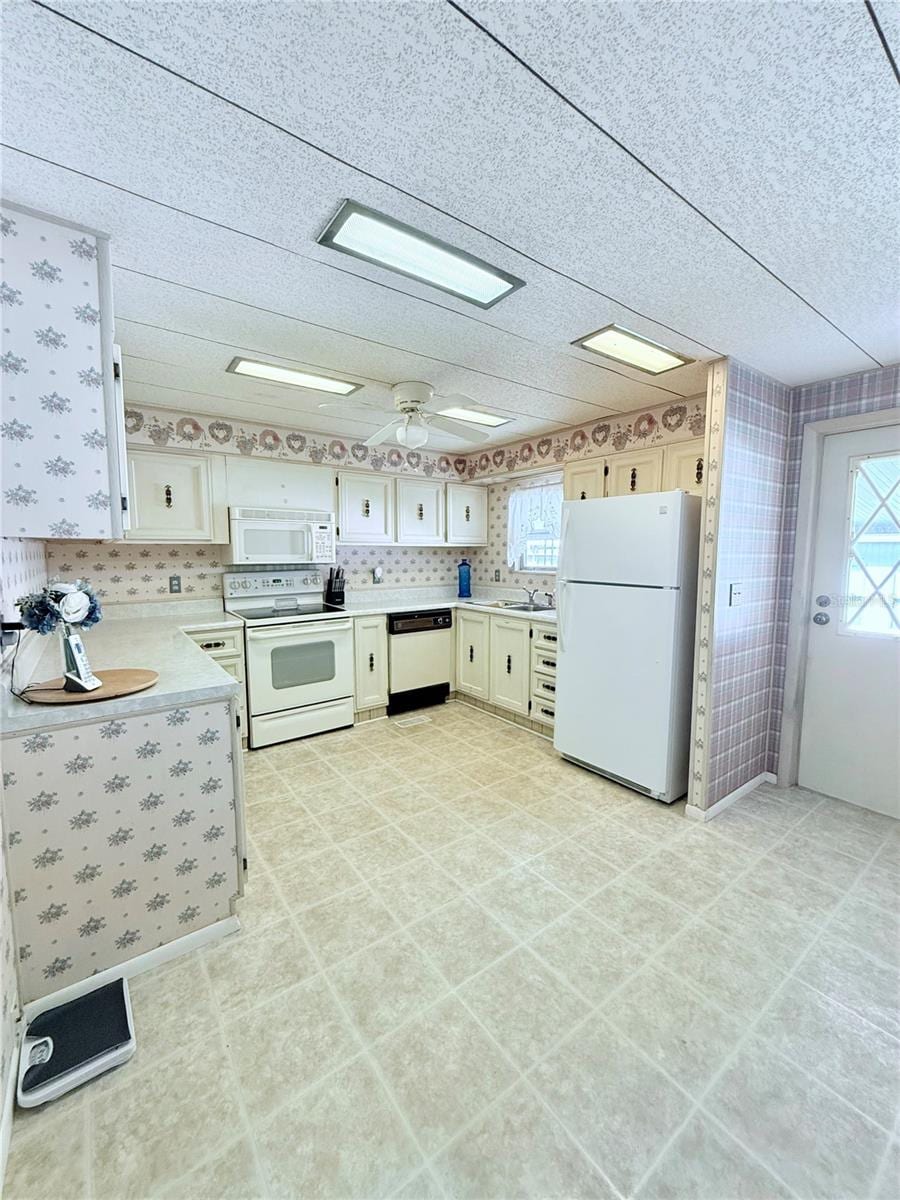 622 Elizabeth Ln photo 5