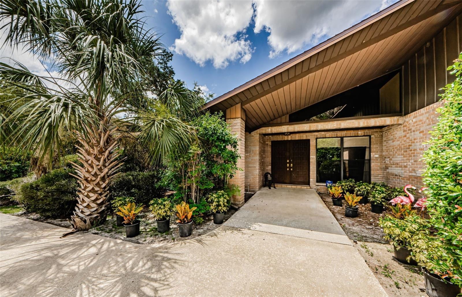 309 Hidden Lake Dr photo 4