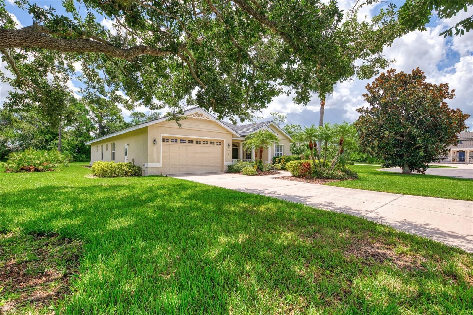 6644 Butlers Crest Dr photo 3