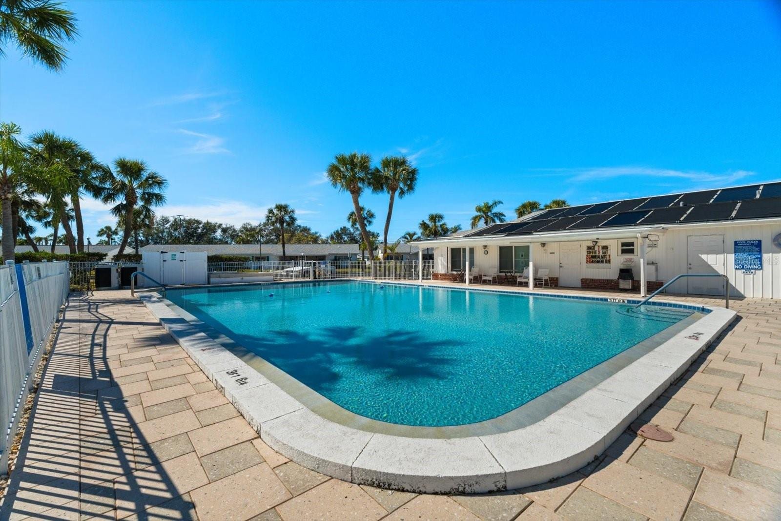 6016 Hibiscus Dr photo 3