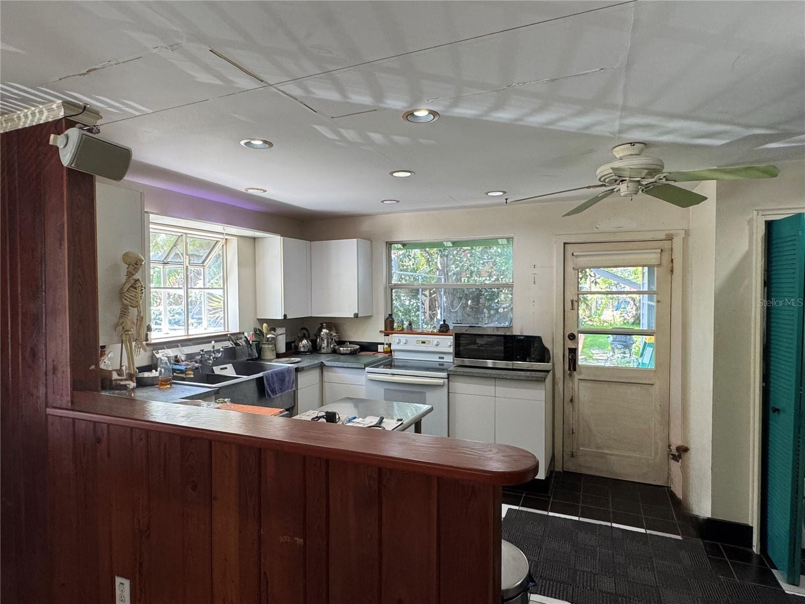 1109 Patterson Dr photo 3