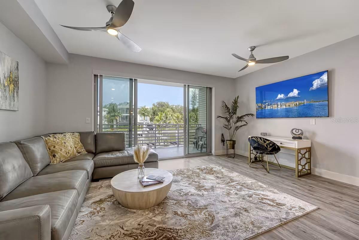 1709 N Tamiami Trl #220 photo 2