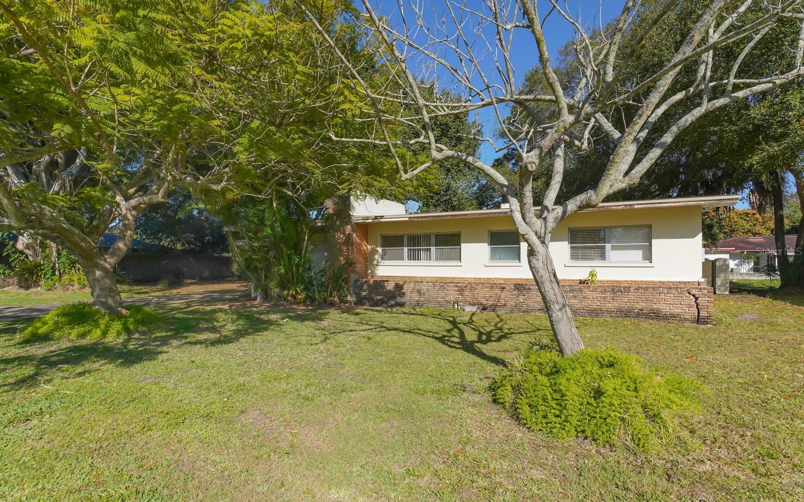 2461 Ringling Blvd photo 3