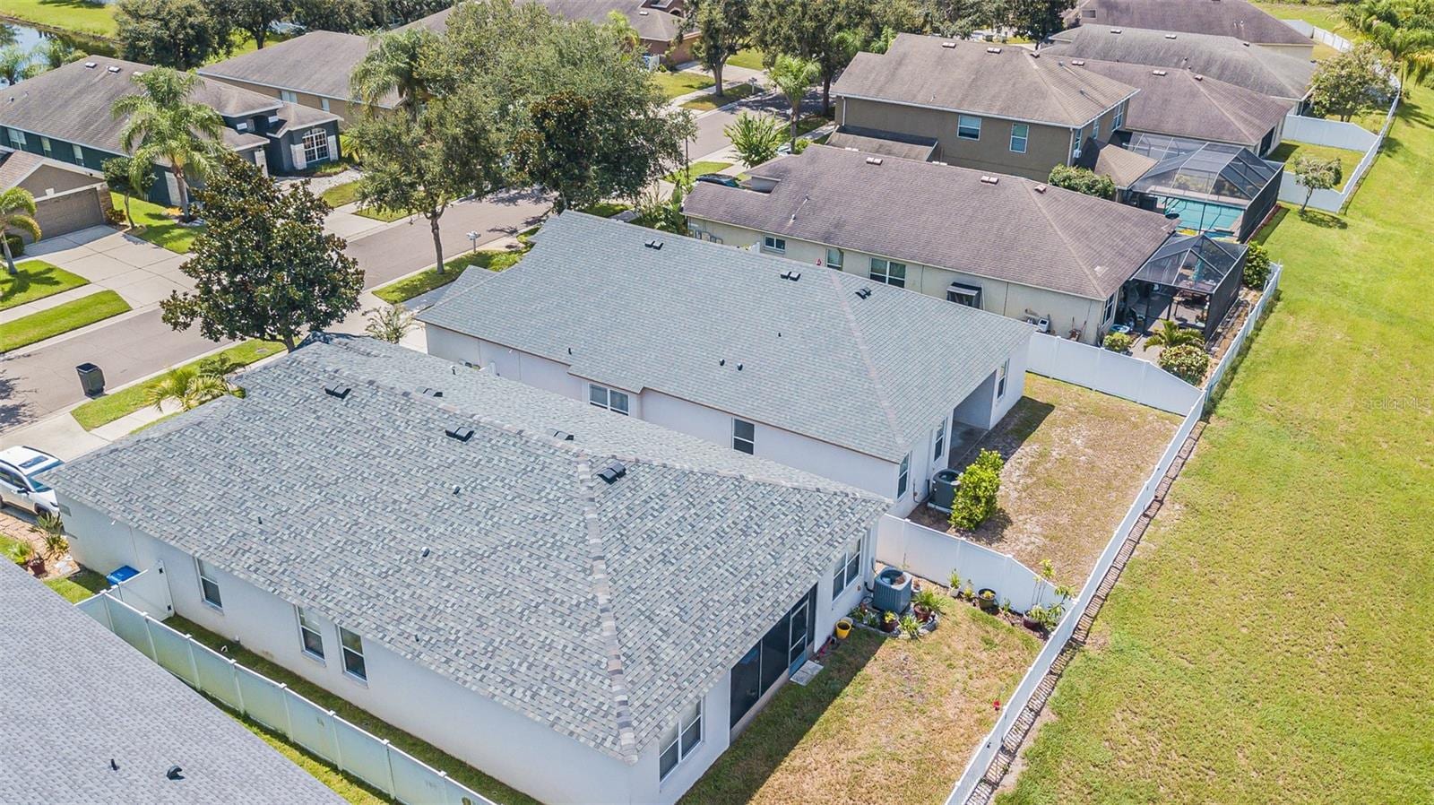11345 Flora Springs Dr photo 4
