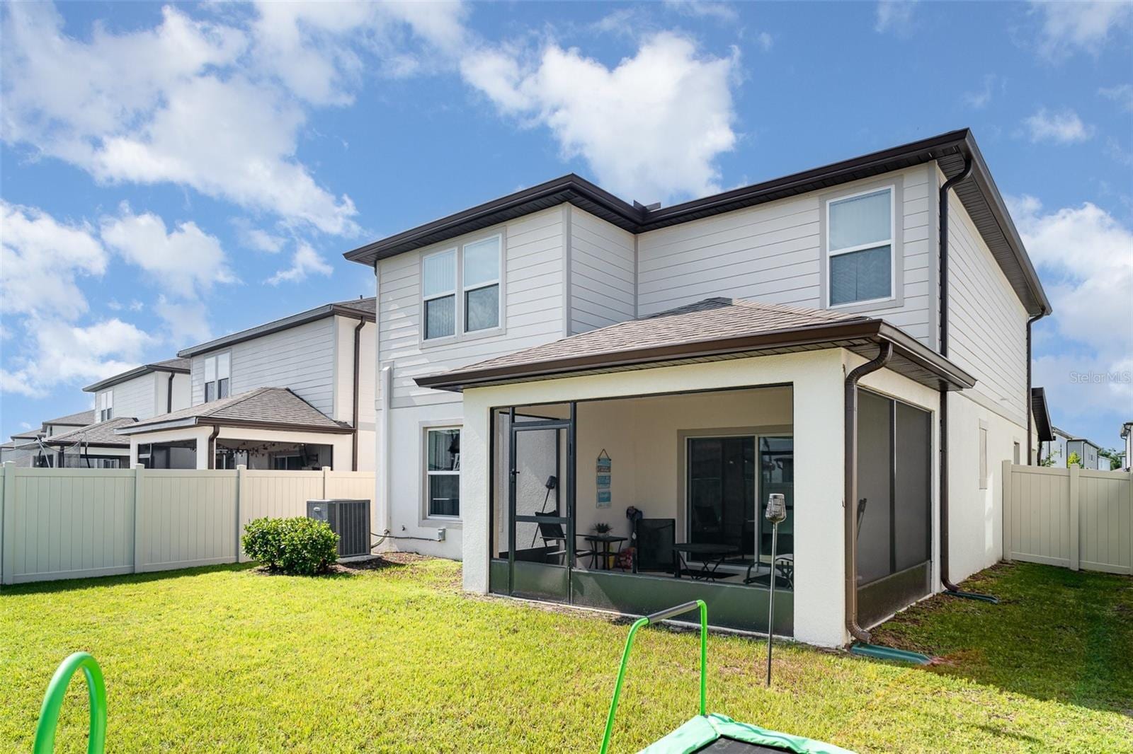 465 Waterford Dr photo 2