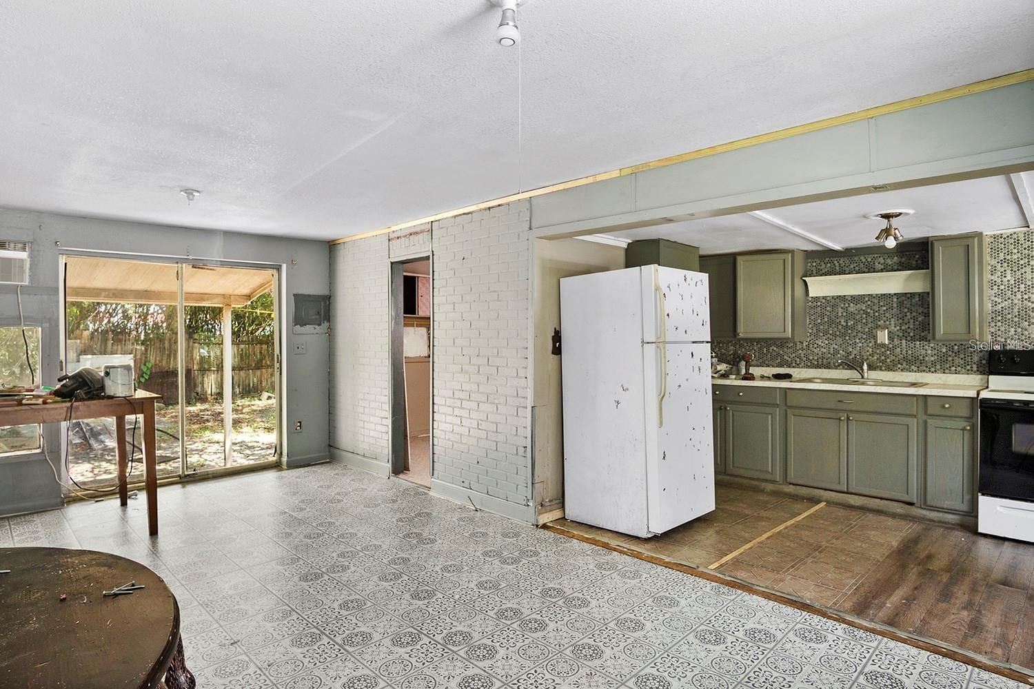 506 Roosevelt Ave photo 4