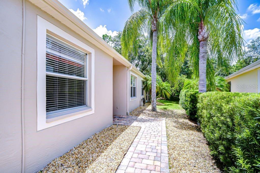8005 Shaddock Pl photo 2