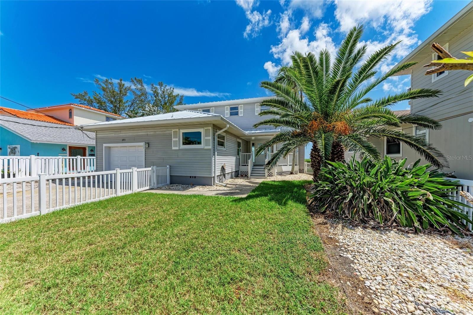 893 N Shore Dr photo 3